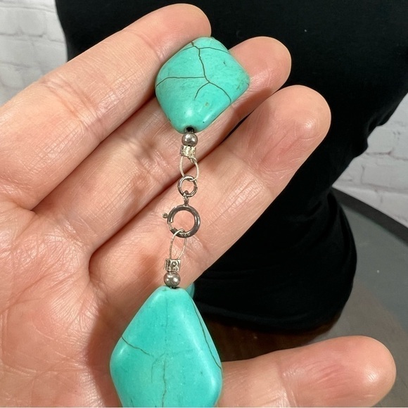 Statement necklace made of howlite stones and sterling silver wires & findings - Picture 7 of 9